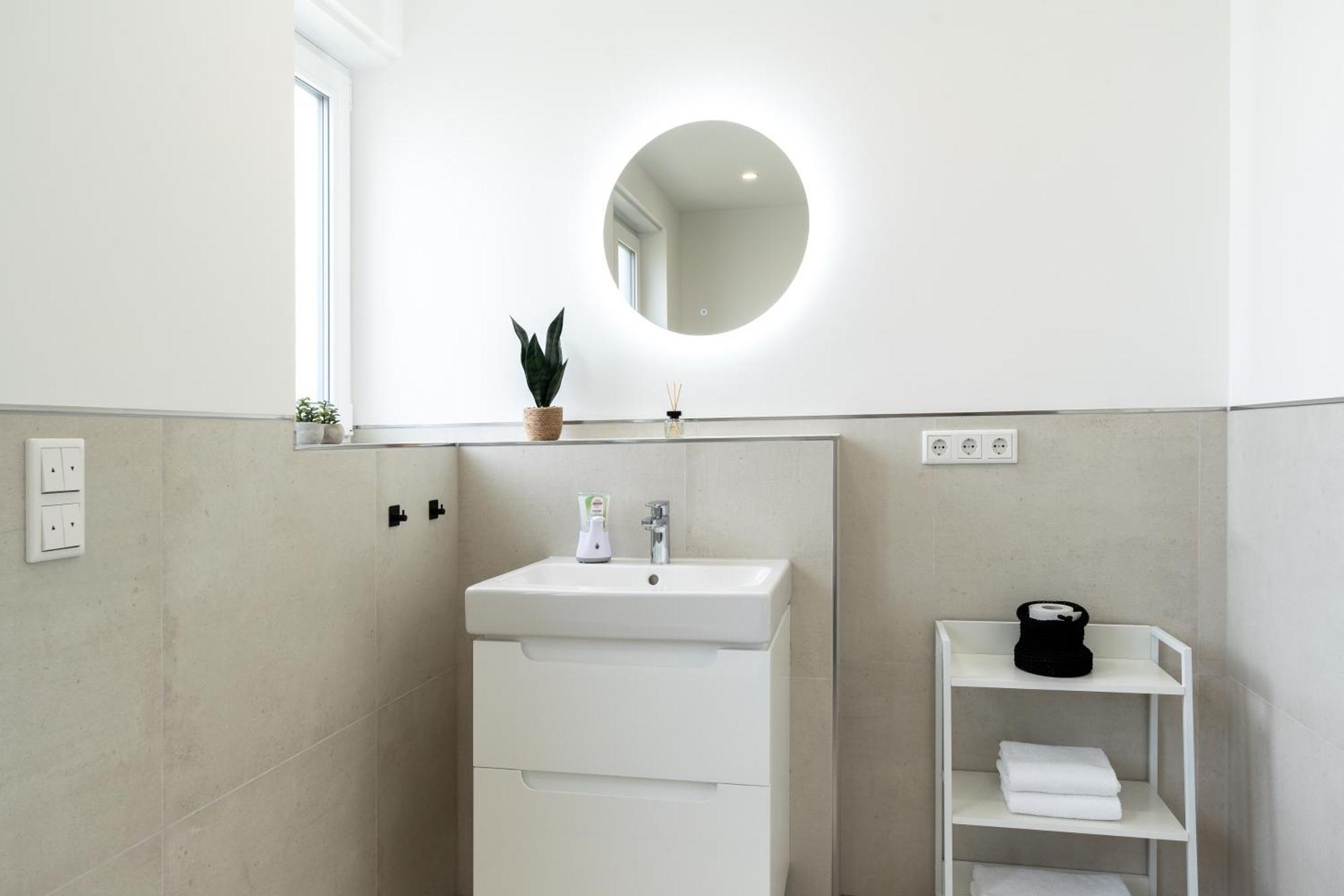 Raw-Flat Meier - Modern - Stylisch - Balkon - Netflix Bielefeld Kültér fotó