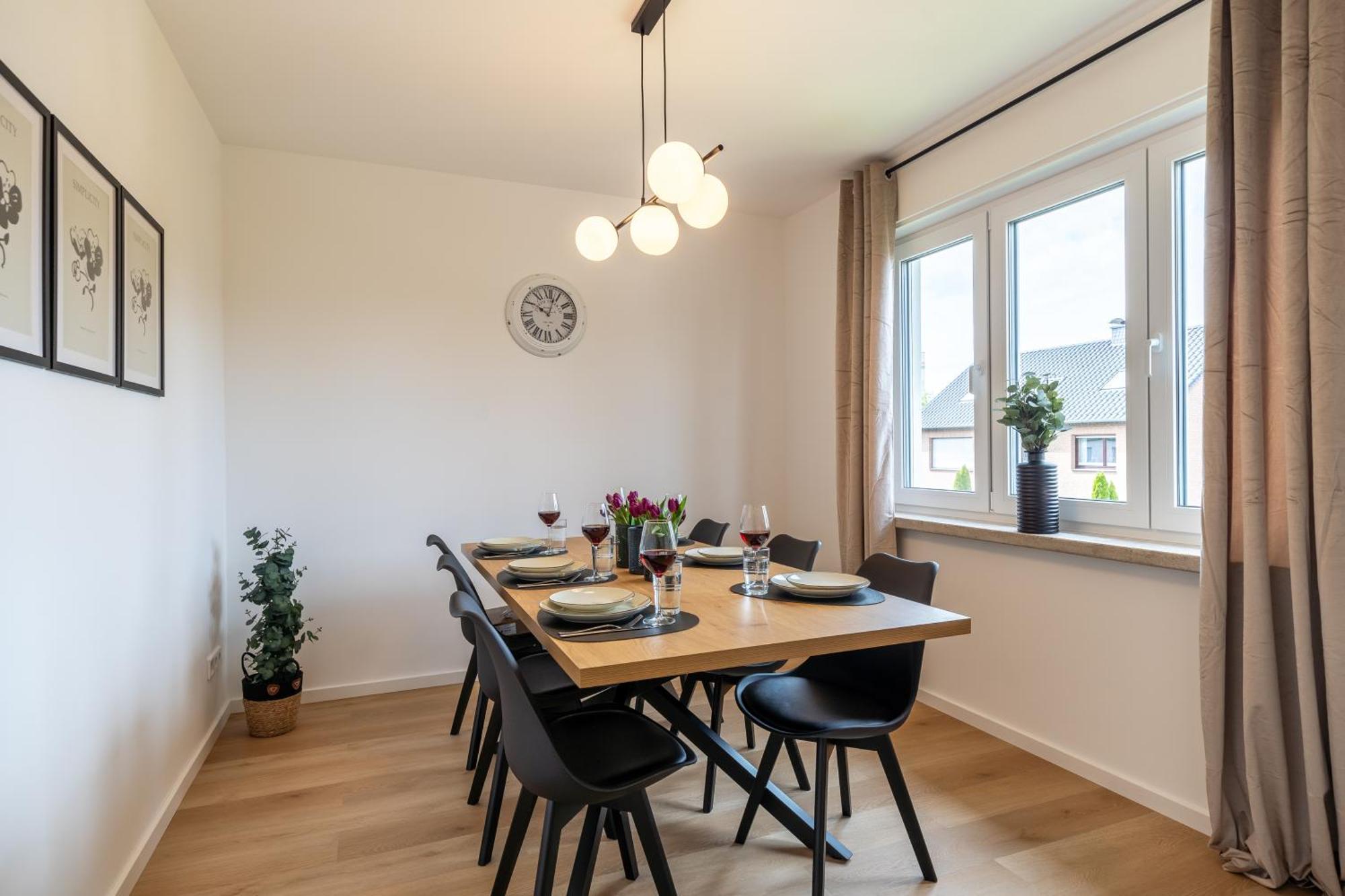 Raw-Flat Meier - Modern - Stylisch - Balkon - Netflix Bielefeld Kültér fotó